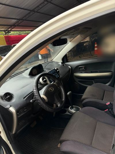 Toyota Ist miniatura 3