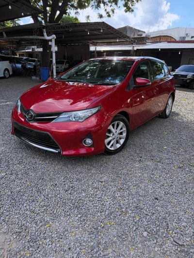 Toyota Auris thumbnail 1