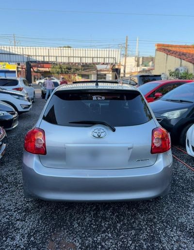 Toyota Auris miniatura 5
