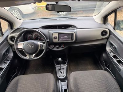 Toyota Vitz miniatura 5