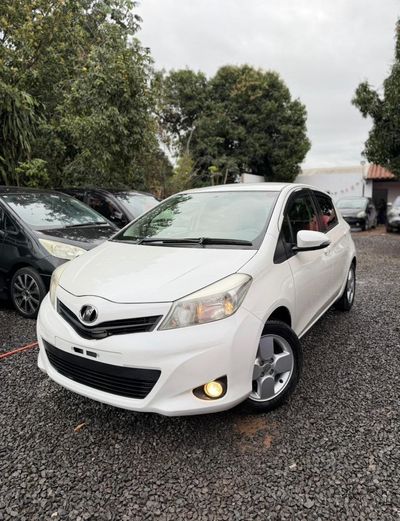 Toyota Vitz miniatura 4