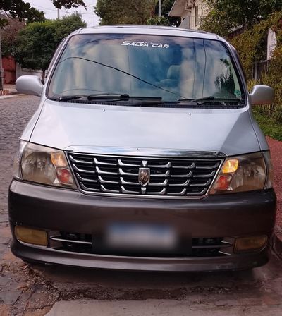 Toyota Gran Hiace miniatura 2