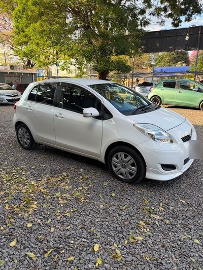Toyota Vitz miniatura 5