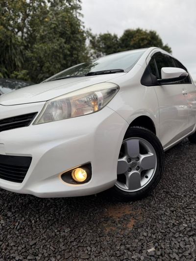 Toyota Vitz miniatura 5