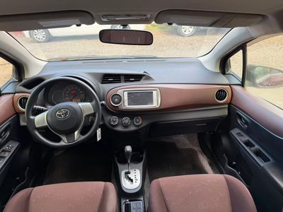 Toyota Vitz miniatura 5