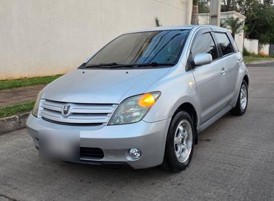 Toyota Ist miniatura 4