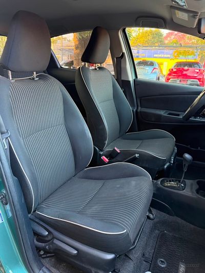 Toyota Vitz miniatura 7