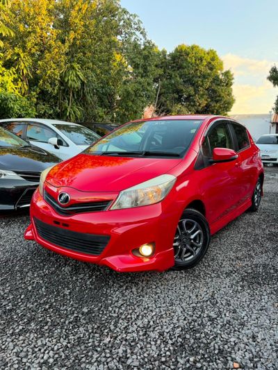 Toyota Vitz miniatura 3