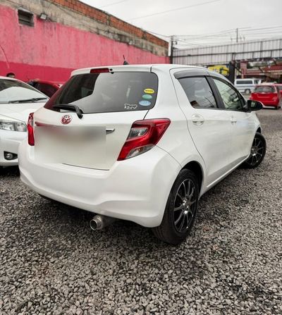 Toyota Vitz miniatura 11