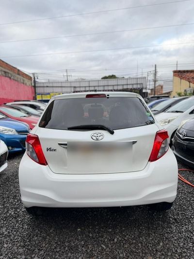 Toyota Vitz miniatura 8