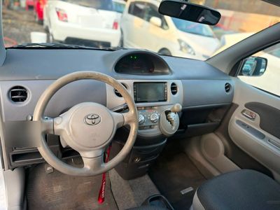 Toyota Sienta miniatura 5