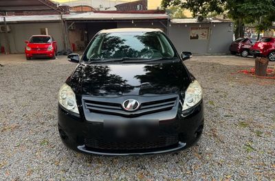 Toyota Auris miniatura 3