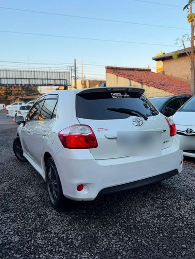 Toyota Auris miniatura 4