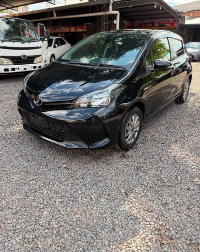 Toyota Vitz thumbnail 1