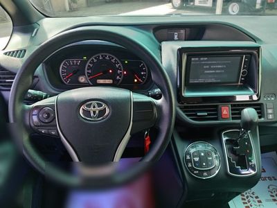 Toyota Noah miniatura 15