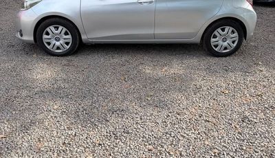 Toyota Vitz miniatura 4