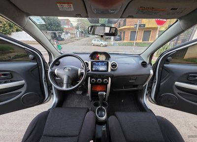 Toyota Ist miniatura 6