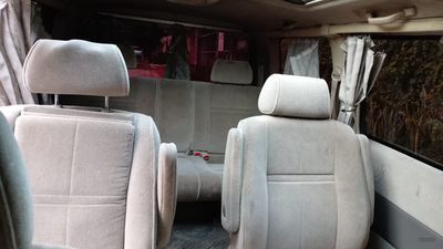 Toyota Gran Hiace miniatura 11