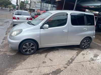 Toyota FunCargo miniatura 3