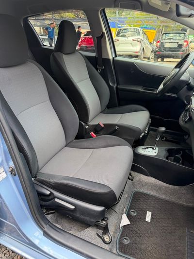 Toyota Vitz miniatura 6
