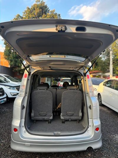 Toyota Sienta miniatura 8