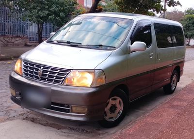Toyota Gran Hiace miniatura 9