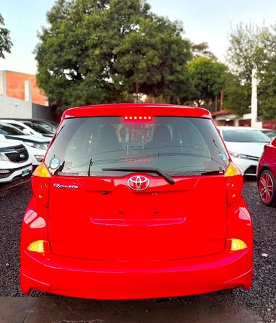 Toyota Ractis miniatura 8