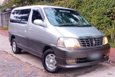 Toyota Gran Hiace miniatura 10