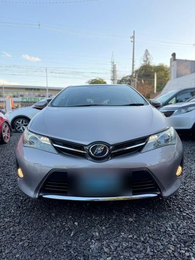 Toyota Auris thumbnail 1