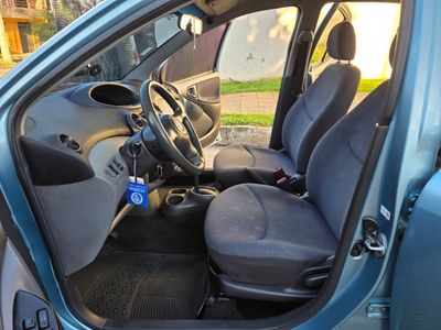 Toyota Vitz miniatura 11