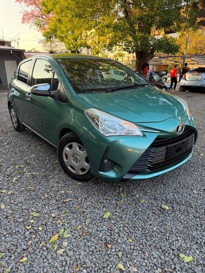 Toyota Vitz miniatura 6