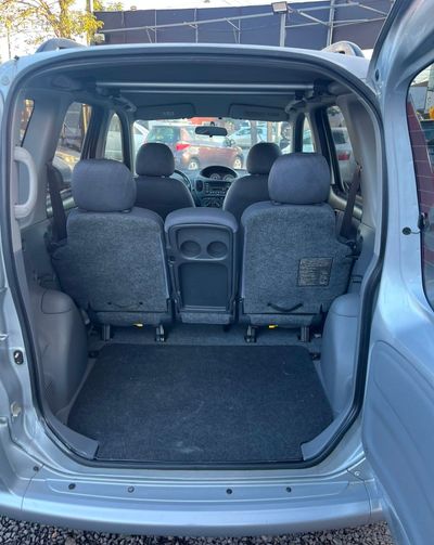 Toyota FunCargo miniatura 9