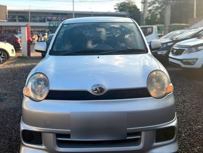 Toyota Sienta thumbnail 1