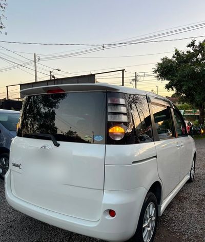 Toyota Sienta miniatura 6