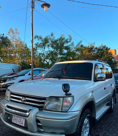 Toyota Land Cruiser Prado thumbnail 1