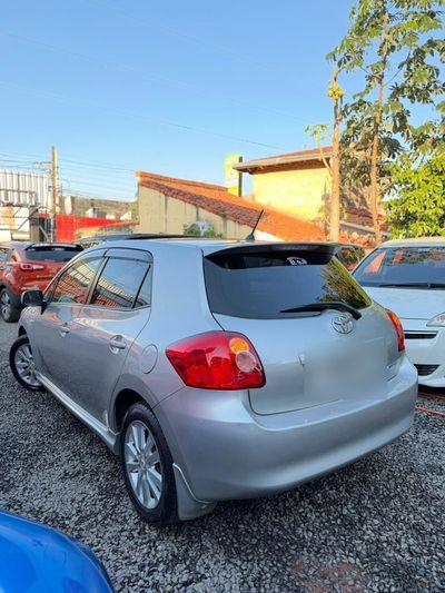 Toyota Auris miniatura 4