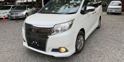 Toyota Noah thumbnail 1