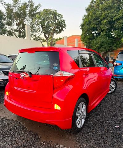 Toyota Ractis miniatura 4