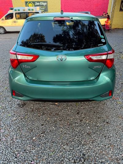 Toyota Vitz miniatura 13