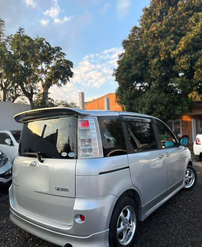 Toyota Sienta miniatura 9