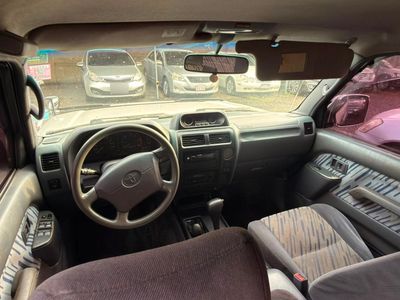 Toyota Land Cruiser Prado miniatura 4