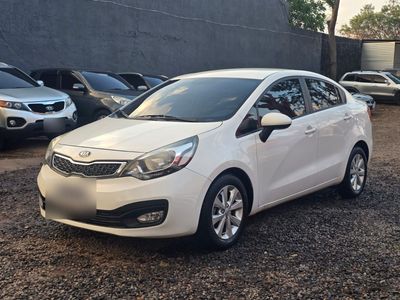Kia Rio thumbnail 1