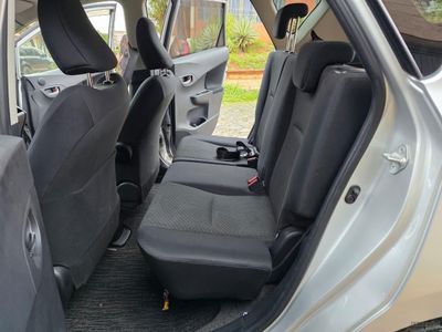Toyota Ractis miniatura 7