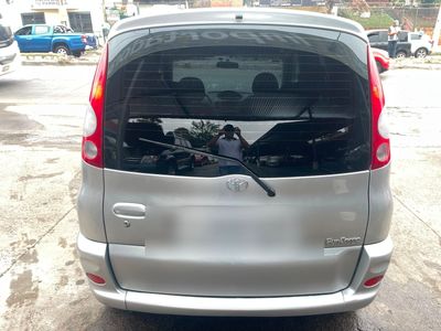 Toyota FunCargo miniatura 4