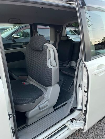 Toyota Sienta miniatura 9