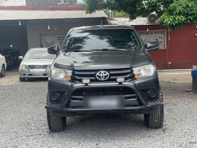 Toyota Hilux miniatura 2