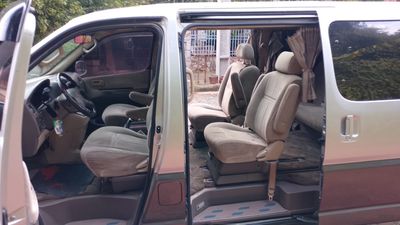Toyota Gran Hiace miniatura 13