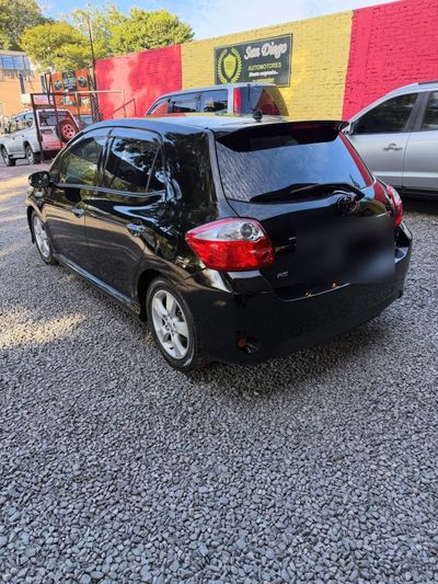 Toyota Auris miniatura 6