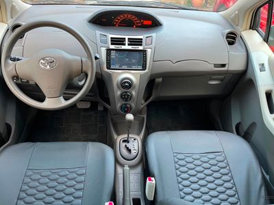 Toyota Vitz miniatura 11