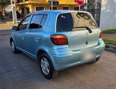 Toyota Vitz miniatura 12